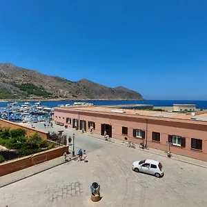 Casa Blue Windows P1 Favignana